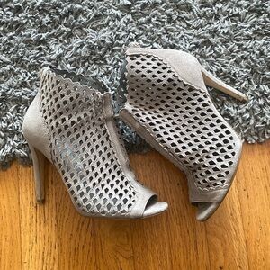 Ivanka Trump Womens Taupe Leather Didia Caged Peep Toe Cut Out Pump Heels 6M